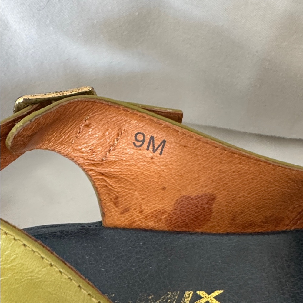 RE-MIX Olive Green Peep Toe Sandals with Bow Accent SIZE 9 - Picture 6 of 8